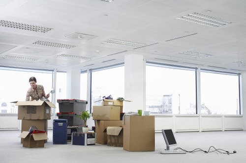 West London removals crew planning a short notice move
